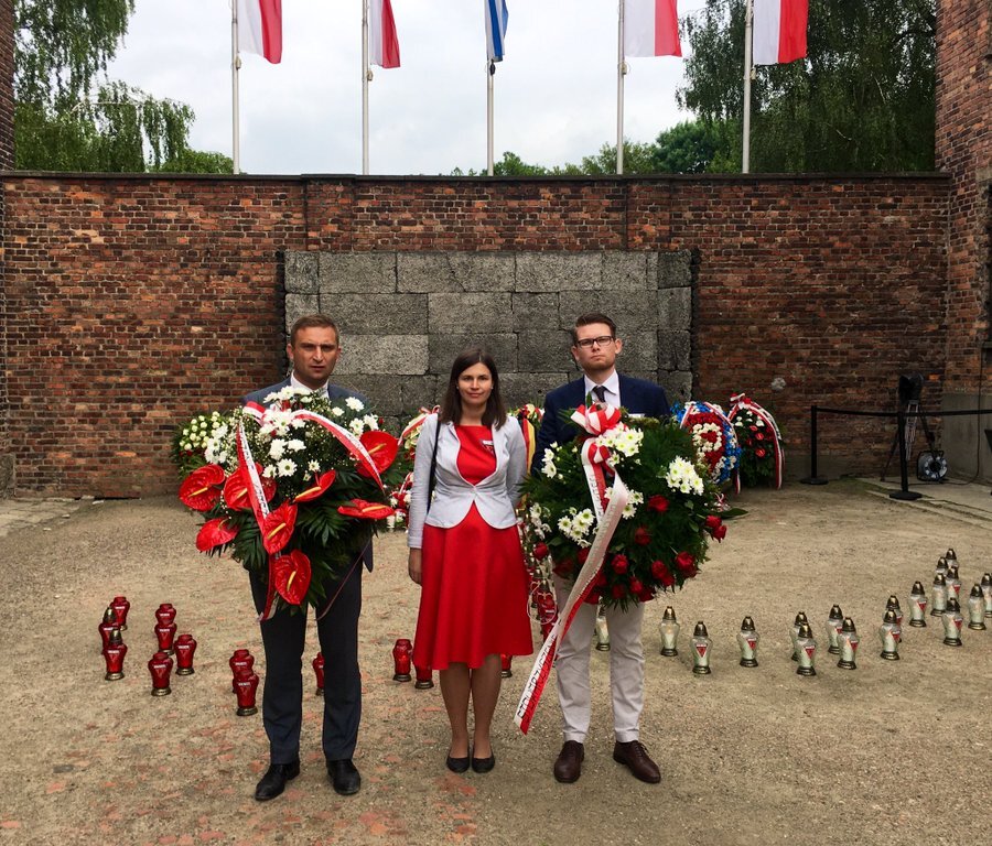 Delegacja działaczy Rot Niepodległości z okazji obchodów Narodowego Dnia Pamięci Ofiar Niemieckich Nazistowskich Obozów Koncentracyjnych i Obozów Zagłady.